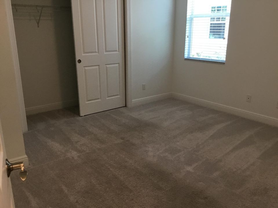 Active With Contract: $2,700 (2 beds, 2 baths, 1646 Square Feet)