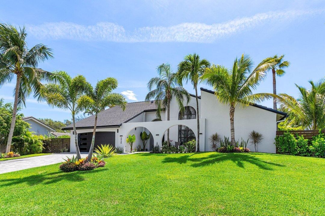 Недавно продано: $2,149,900 (4 спален, 2 ванн, 2677 Квадратных фут)