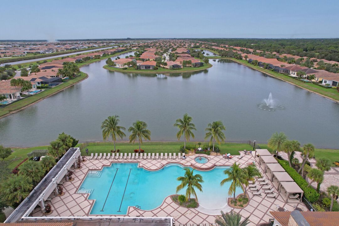 Active With Contract: $2,700 (2 beds, 2 baths, 1646 Square Feet)