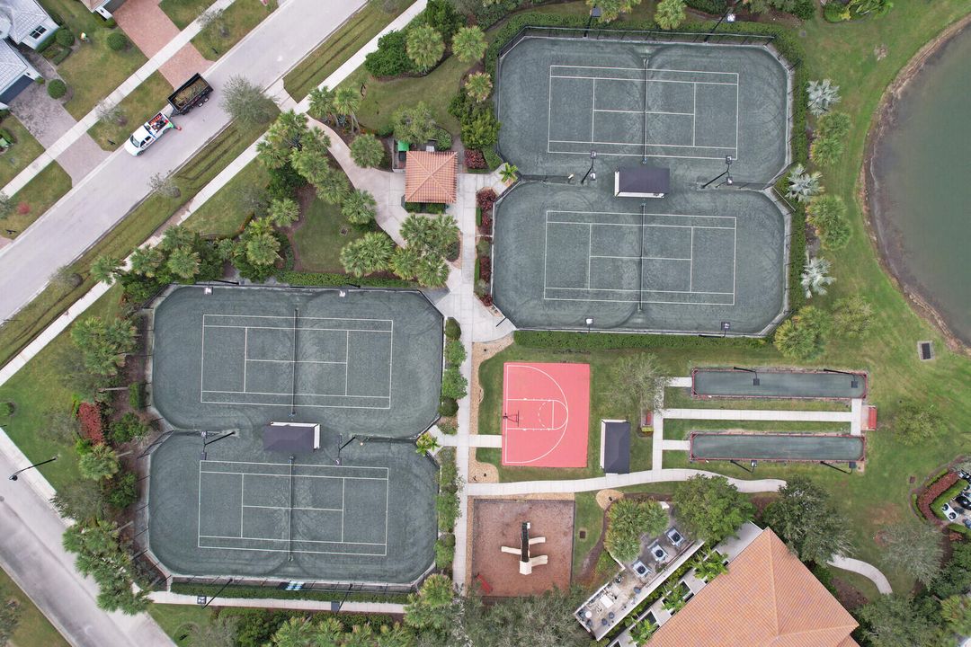 Active With Contract: $2,700 (2 beds, 2 baths, 1646 Square Feet)