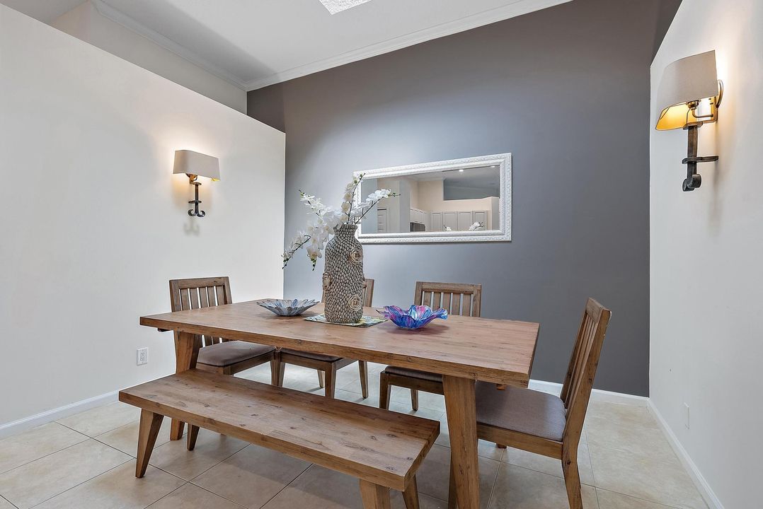 Active With Contract: $4,500 (2 beds, 2 baths, 1548 Square Feet)