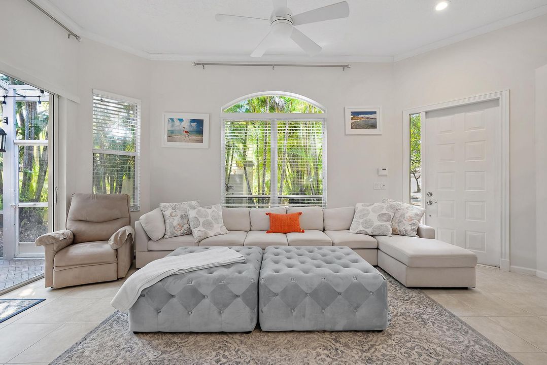 Active With Contract: $4,500 (2 beds, 2 baths, 1548 Square Feet)