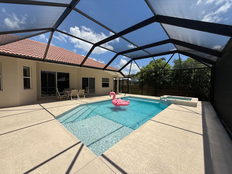 出租: $4,750 (5 贝兹, 3 浴室, 2924 平方英尺)