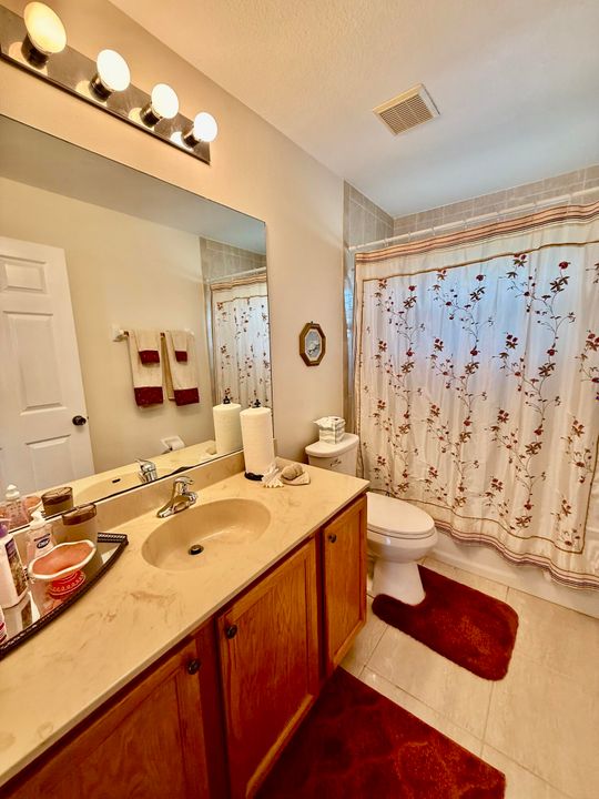 出租: $4,750 (5 贝兹, 3 浴室, 2924 平方英尺)