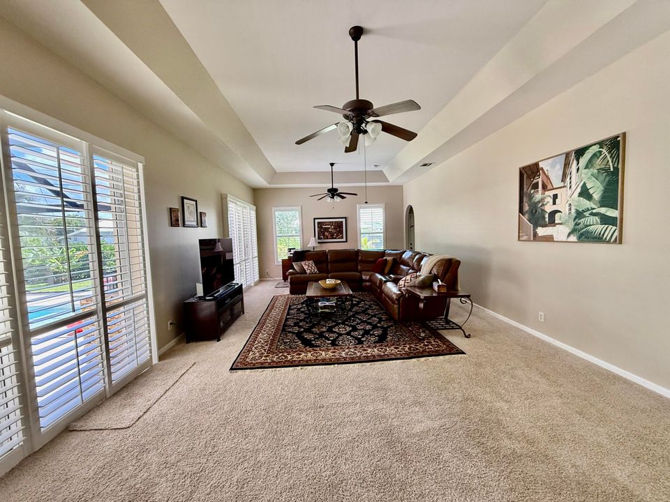 出租: $4,750 (5 贝兹, 3 浴室, 2924 平方英尺)