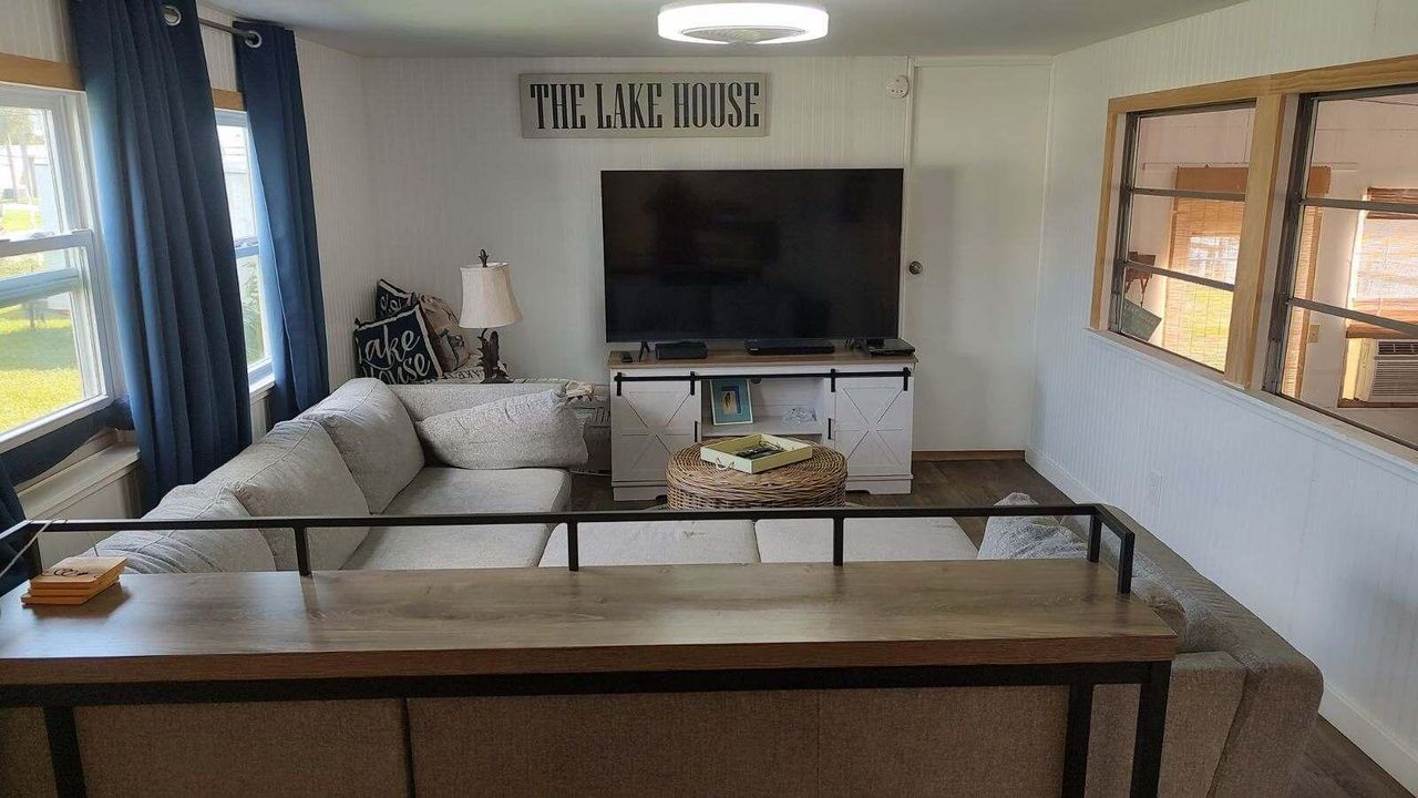 出租: $1,875 (2 贝兹, 1 浴室, 1299 平方英尺)