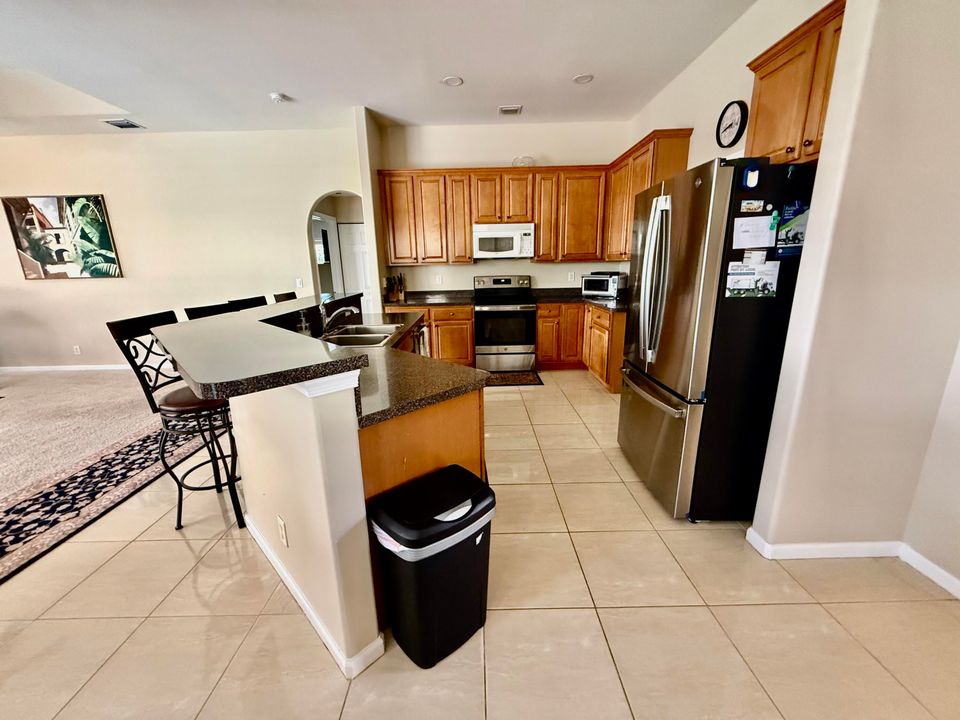 出租: $4,750 (5 贝兹, 3 浴室, 2924 平方英尺)