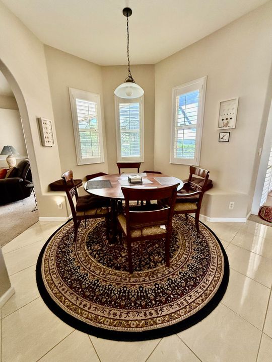 出租: $4,750 (5 贝兹, 3 浴室, 2924 平方英尺)