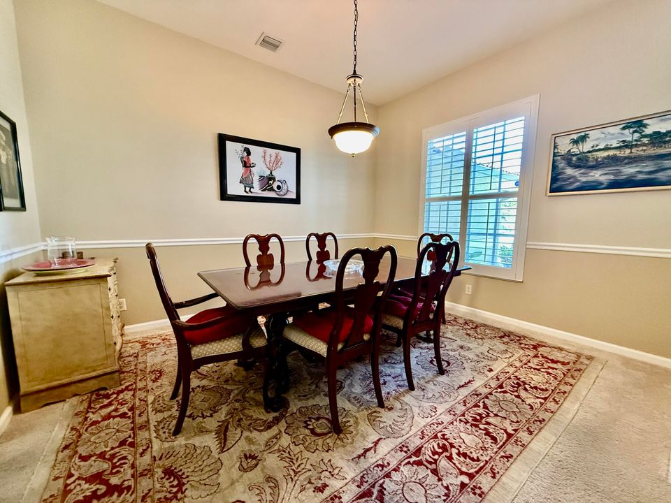 出租: $4,750 (5 贝兹, 3 浴室, 2924 平方英尺)