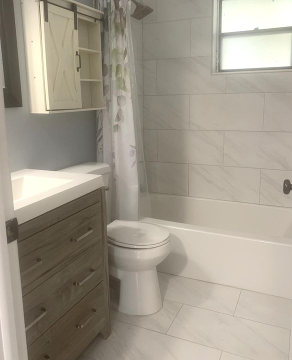 Под контрактом: $2,295 (2 спален, 2 ванн, 1145 Квадратных фут)