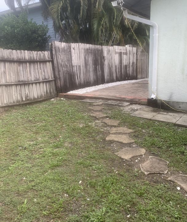 Под контрактом: $2,295 (2 спален, 2 ванн, 1145 Квадратных фут)