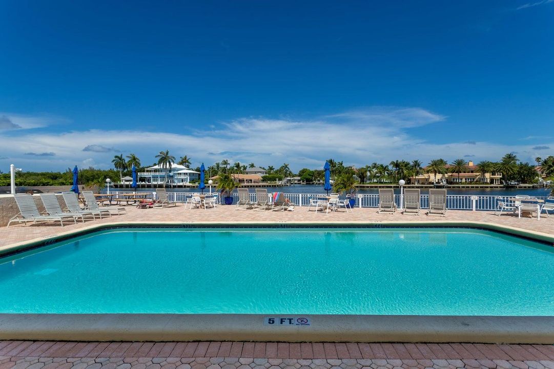 Activo con contrato: $139,900 (2 camas, 2 baños, 858 Pies cuadrados)