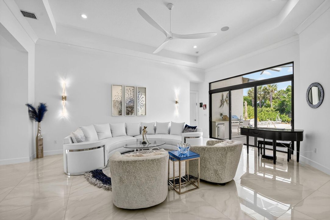 На продажу: $2,979,900 (4 спален, 4 ванн, 3277 Квадратных фут)