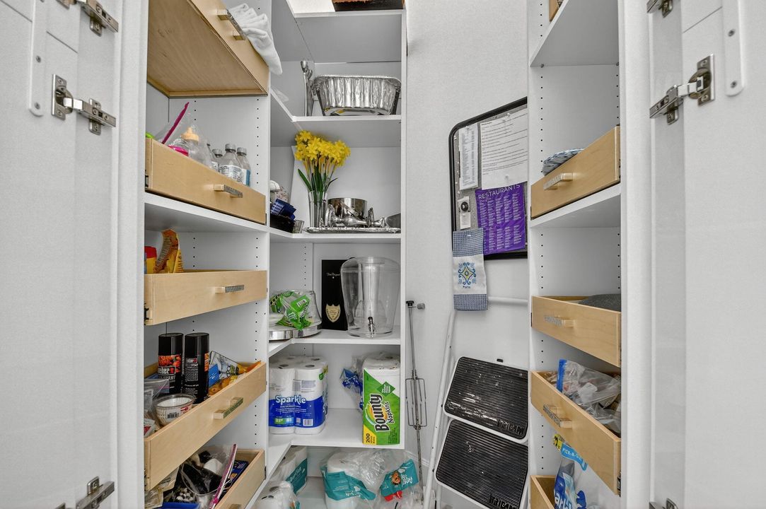 На продажу: $2,979,900 (4 спален, 4 ванн, 3277 Квадратных фут)