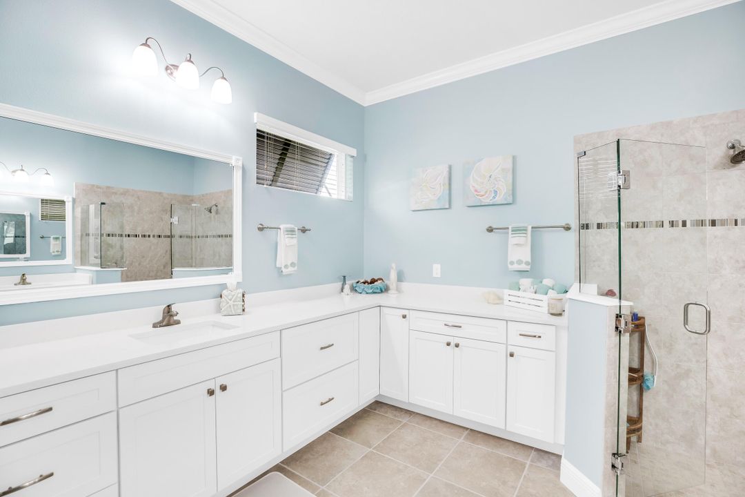 合同活跃: $639,000 (3 贝兹, 2 浴室, 2261 平方英尺)