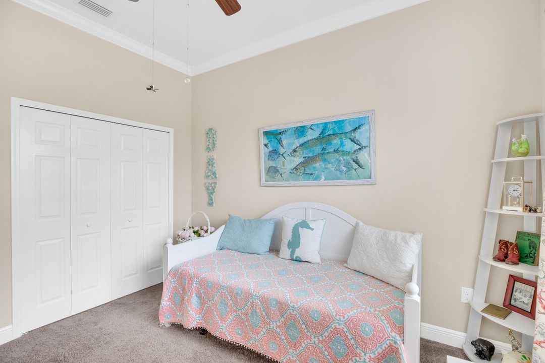 合同活跃: $639,000 (3 贝兹, 2 浴室, 2261 平方英尺)