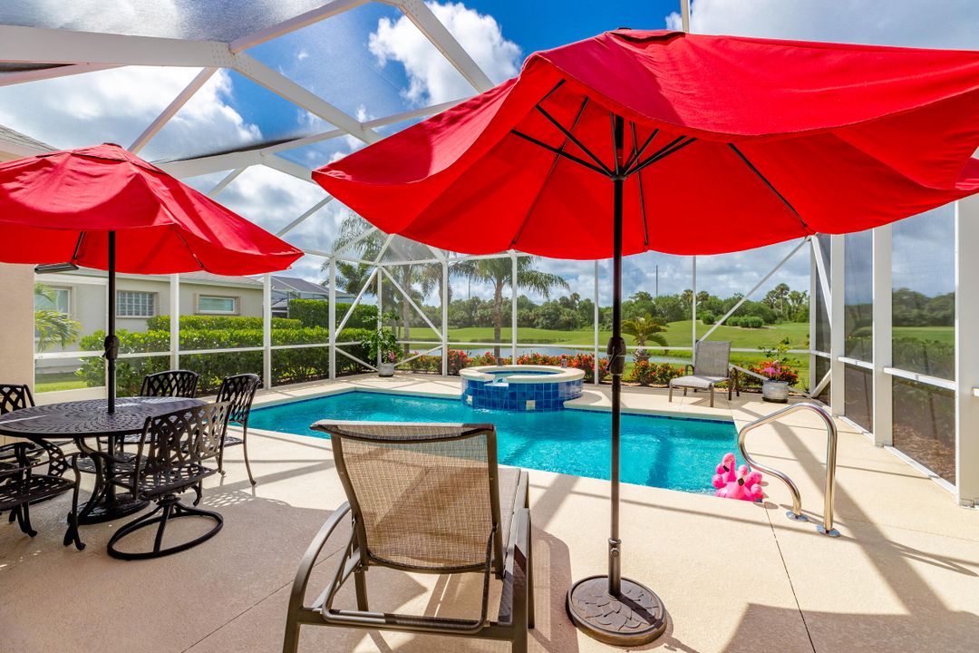 合同活跃: $639,000 (3 贝兹, 2 浴室, 2261 平方英尺)