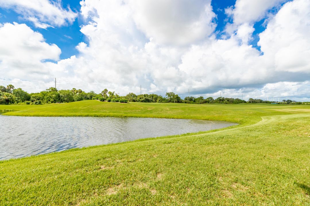 合同活跃: $639,000 (3 贝兹, 2 浴室, 2261 平方英尺)