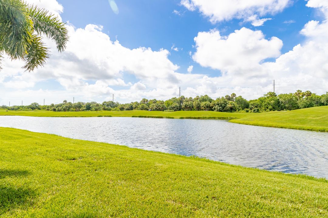 合同活跃: $639,000 (3 贝兹, 2 浴室, 2261 平方英尺)