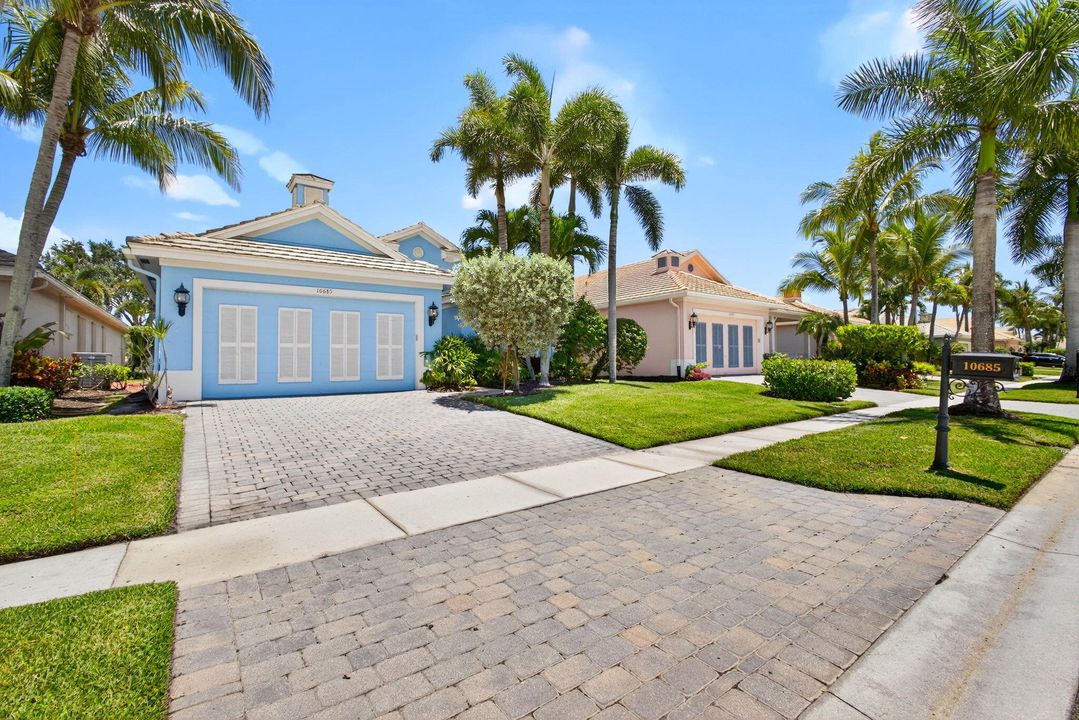 For Sale: $515,000 (2 beds, 2 baths, 2085 Square Feet)