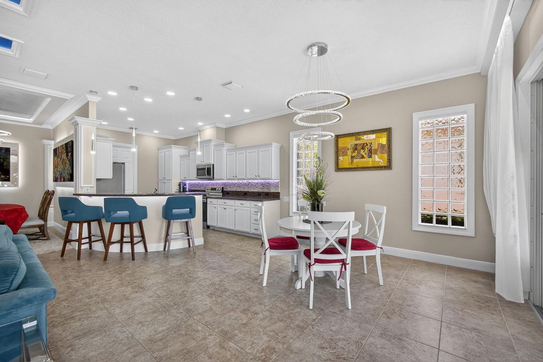 For Sale: $515,000 (2 beds, 2 baths, 2085 Square Feet)