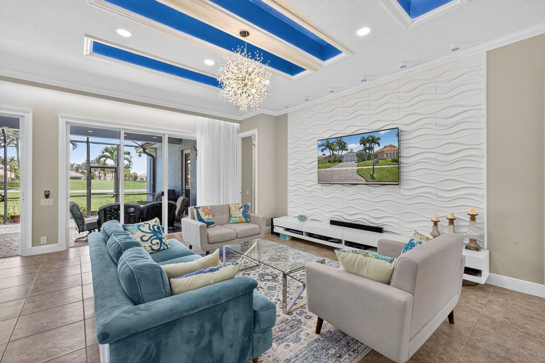 For Sale: $515,000 (2 beds, 2 baths, 2085 Square Feet)