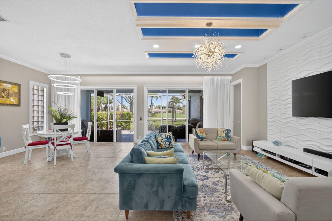 For Sale: $515,000 (2 beds, 2 baths, 2085 Square Feet)