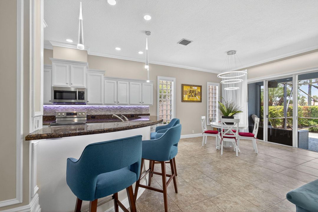 For Sale: $515,000 (2 beds, 2 baths, 2085 Square Feet)