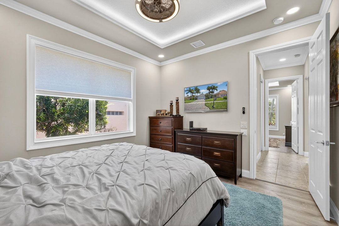 For Sale: $515,000 (2 beds, 2 baths, 2085 Square Feet)