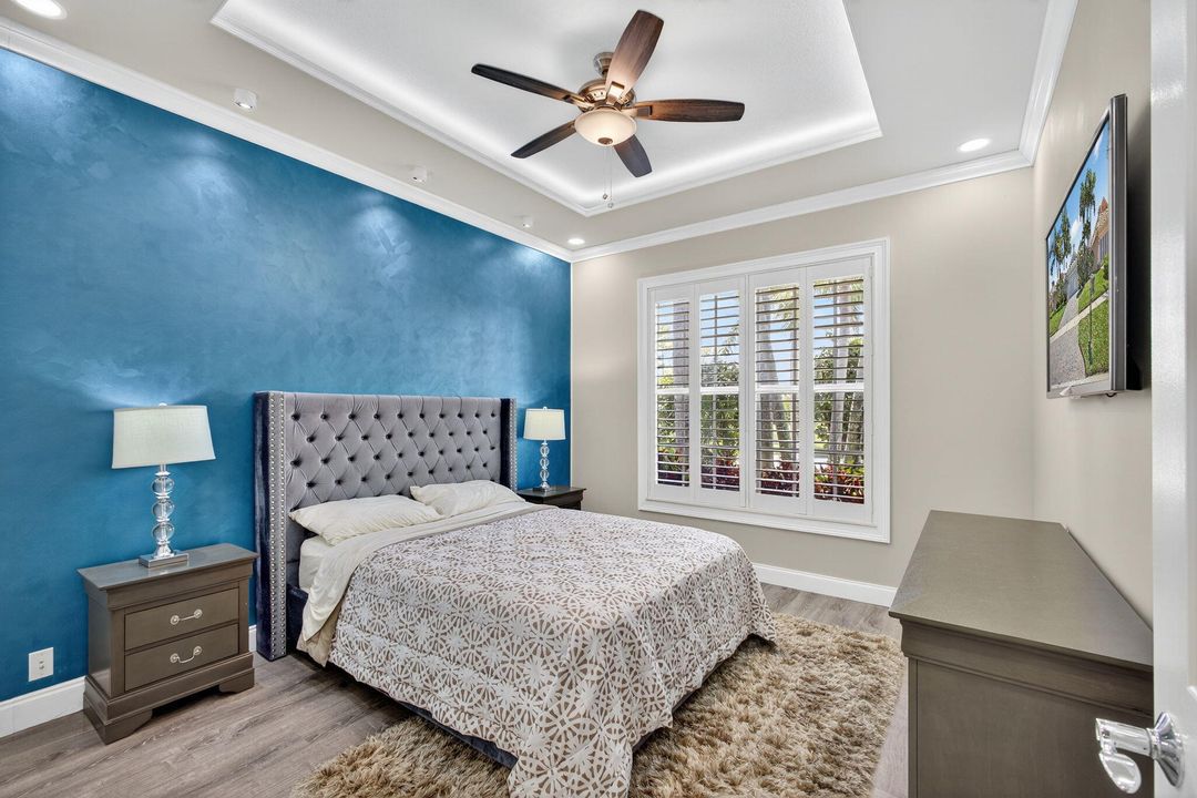 For Sale: $515,000 (2 beds, 2 baths, 2085 Square Feet)