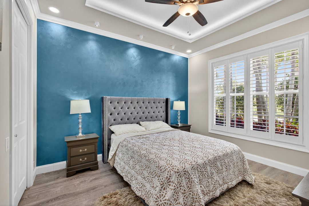 For Sale: $515,000 (2 beds, 2 baths, 2085 Square Feet)