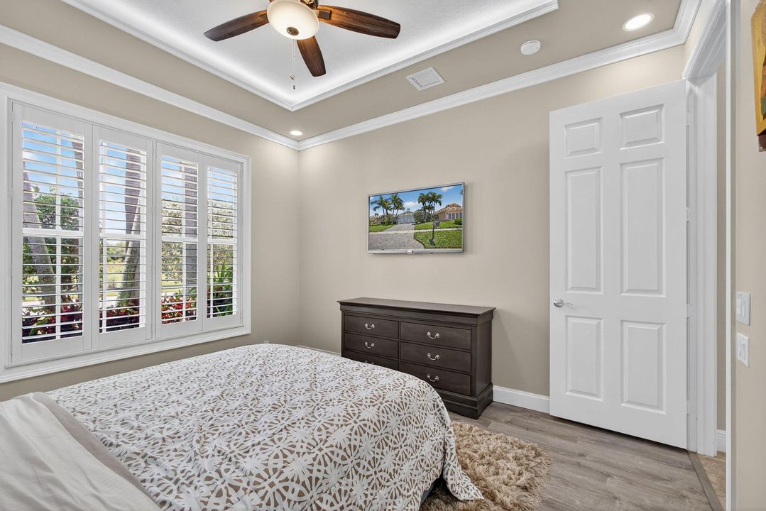 For Sale: $515,000 (2 beds, 2 baths, 2085 Square Feet)