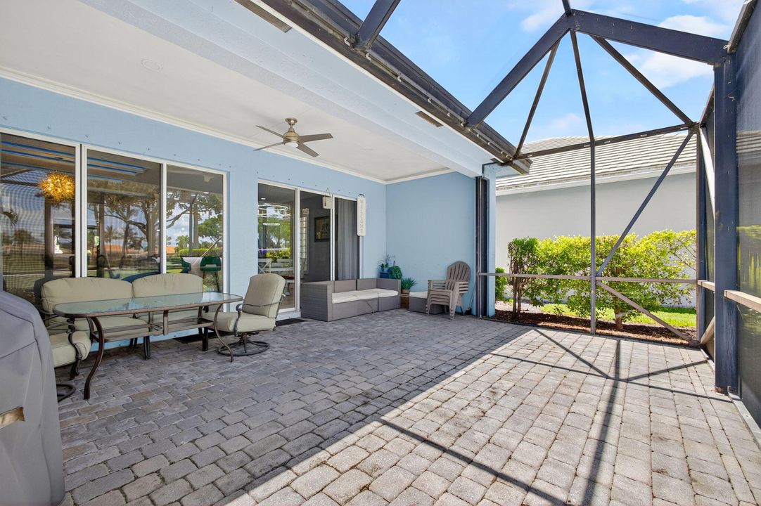 For Sale: $515,000 (2 beds, 2 baths, 2085 Square Feet)