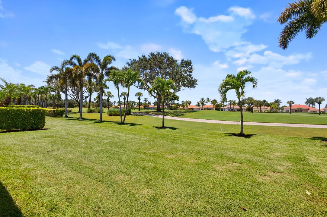 For Sale: $515,000 (2 beds, 2 baths, 2085 Square Feet)