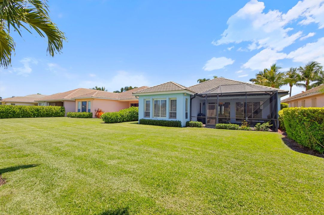 For Sale: $515,000 (2 beds, 2 baths, 2085 Square Feet)