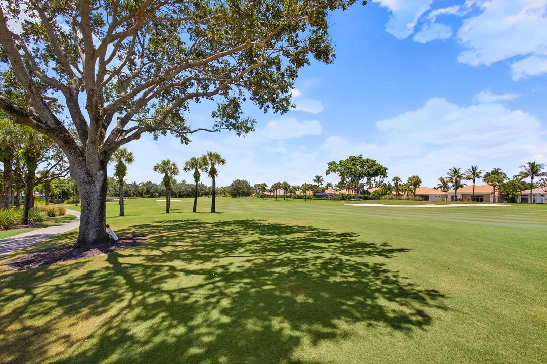 For Sale: $515,000 (2 beds, 2 baths, 2085 Square Feet)