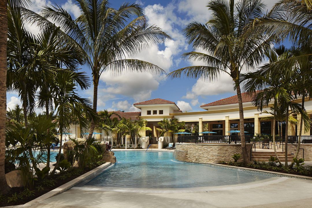 For Sale: $515,000 (2 beds, 2 baths, 2085 Square Feet)