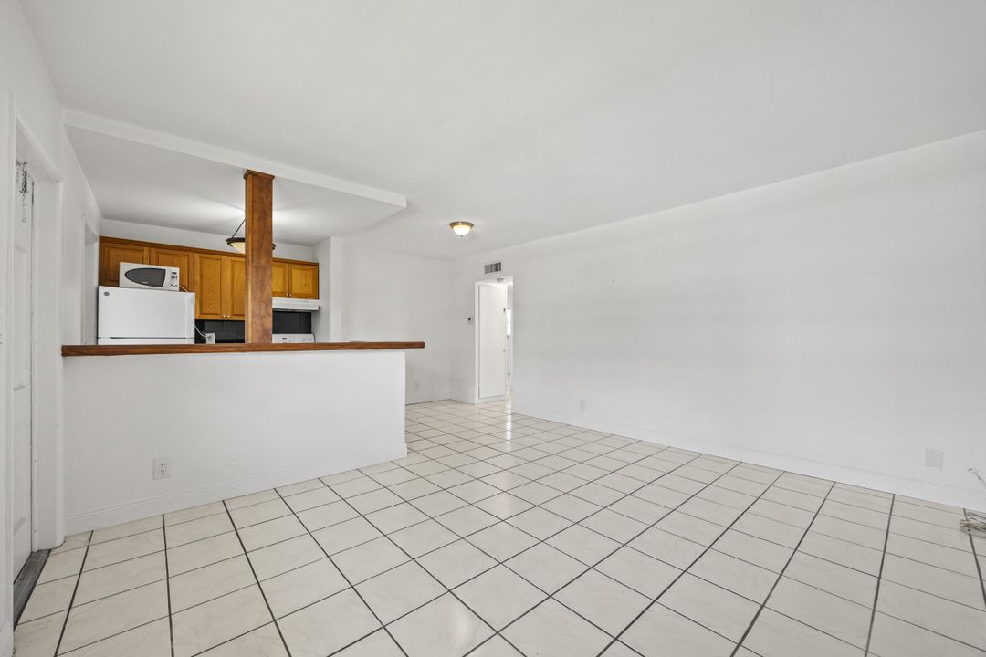 Recently Rented: $1,600 (2 beds, 1 baths, 880 Square Feet)