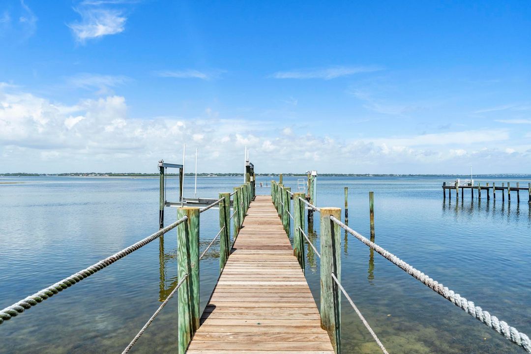 На продажу: $3,700,000 (4 спален, 3 ванн, 3652 Квадратных фут)