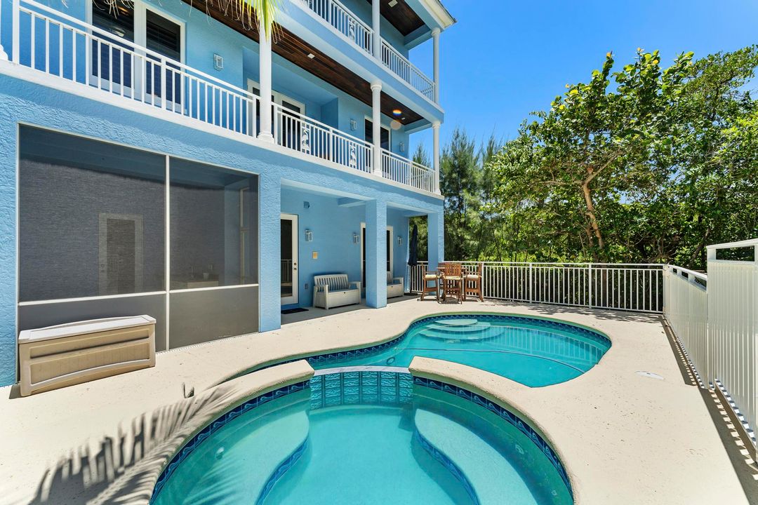 На продажу: $3,700,000 (4 спален, 3 ванн, 3652 Квадратных фут)