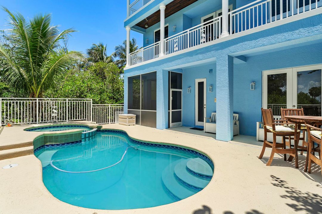 На продажу: $3,700,000 (4 спален, 3 ванн, 3652 Квадратных фут)