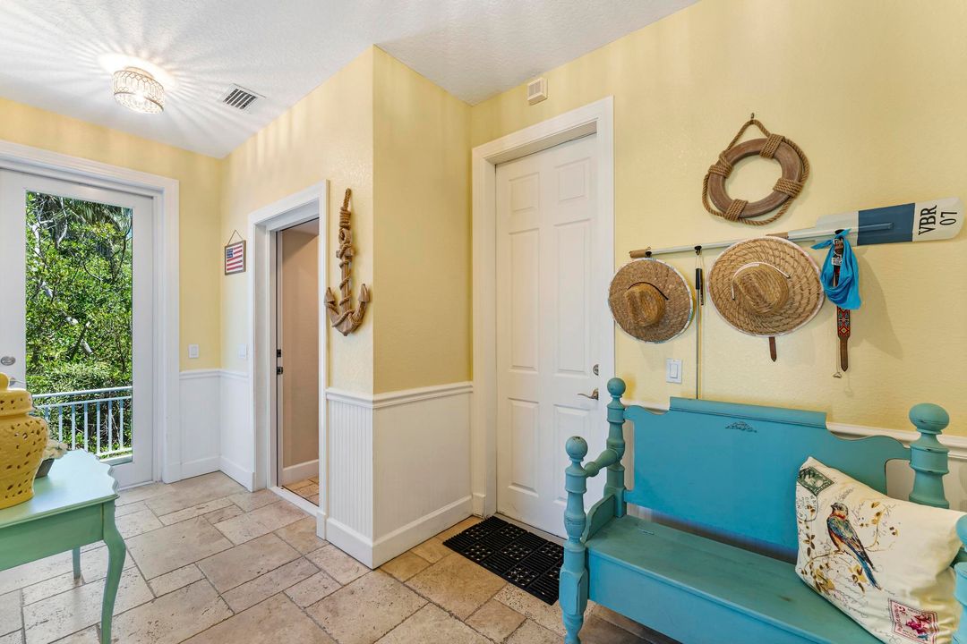 На продажу: $3,700,000 (4 спален, 3 ванн, 3652 Квадратных фут)