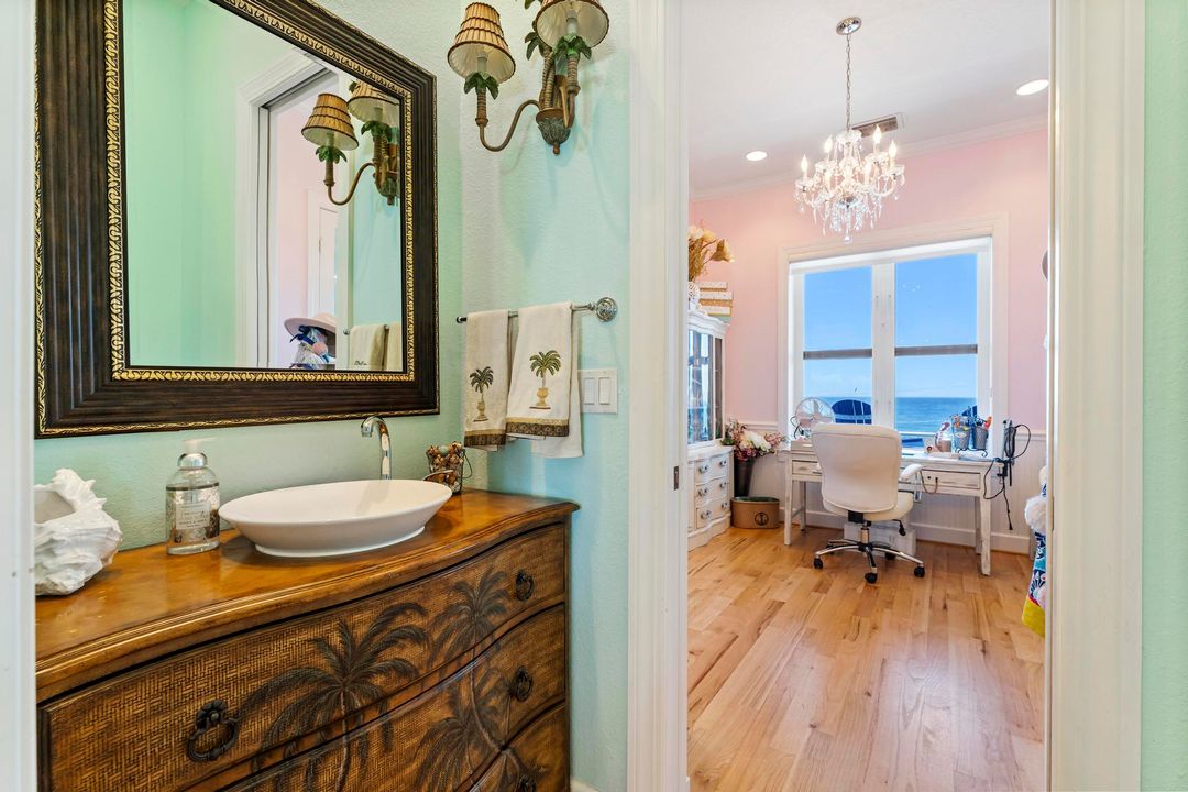 На продажу: $3,700,000 (4 спален, 3 ванн, 3652 Квадратных фут)