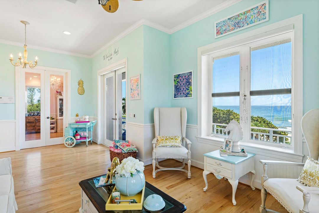 На продажу: $3,700,000 (4 спален, 3 ванн, 3652 Квадратных фут)