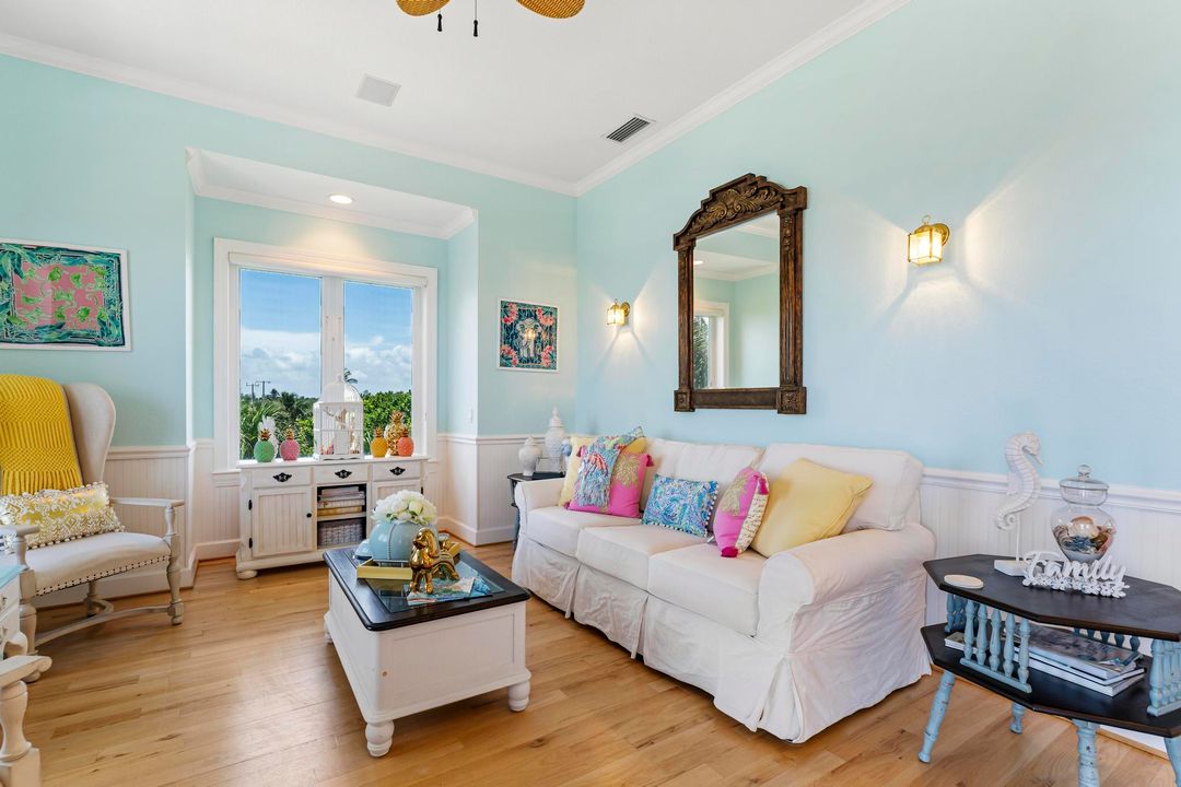 На продажу: $3,700,000 (4 спален, 3 ванн, 3652 Квадратных фут)