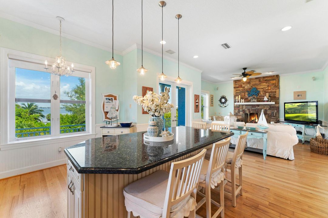 На продажу: $3,700,000 (4 спален, 3 ванн, 3652 Квадратных фут)