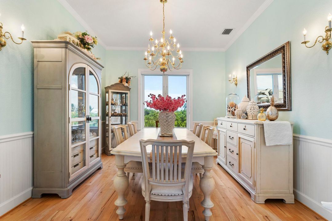 На продажу: $3,700,000 (4 спален, 3 ванн, 3652 Квадратных фут)