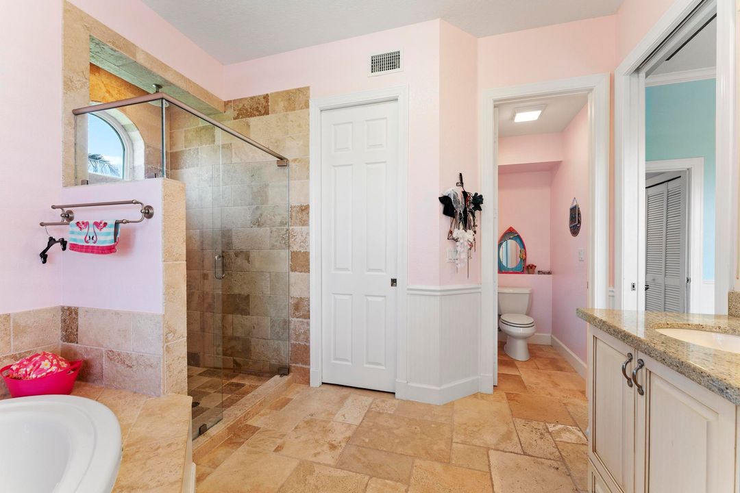 На продажу: $3,700,000 (4 спален, 3 ванн, 3652 Квадратных фут)