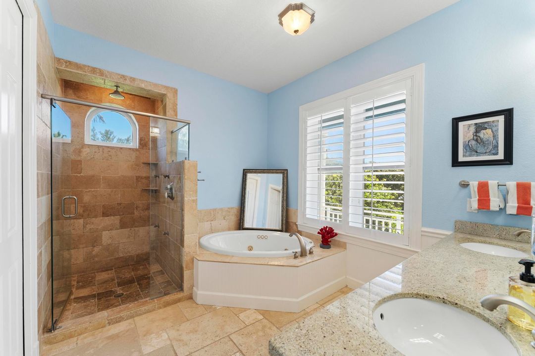 На продажу: $3,700,000 (4 спален, 3 ванн, 3652 Квадратных фут)