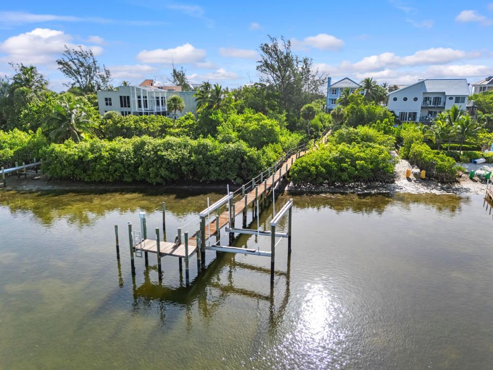 На продажу: $3,700,000 (4 спален, 3 ванн, 3652 Квадратных фут)